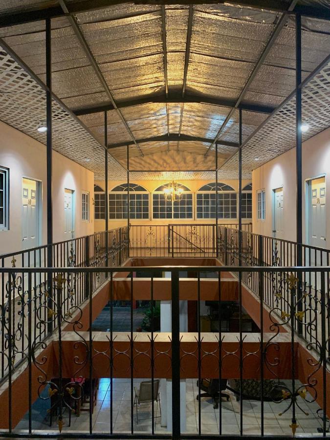 Black Lion Inn Santiago Εξωτερικό φωτογραφία